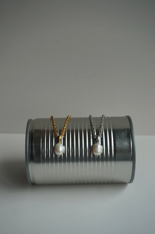 Pearl Pendant Necklace in Silver
