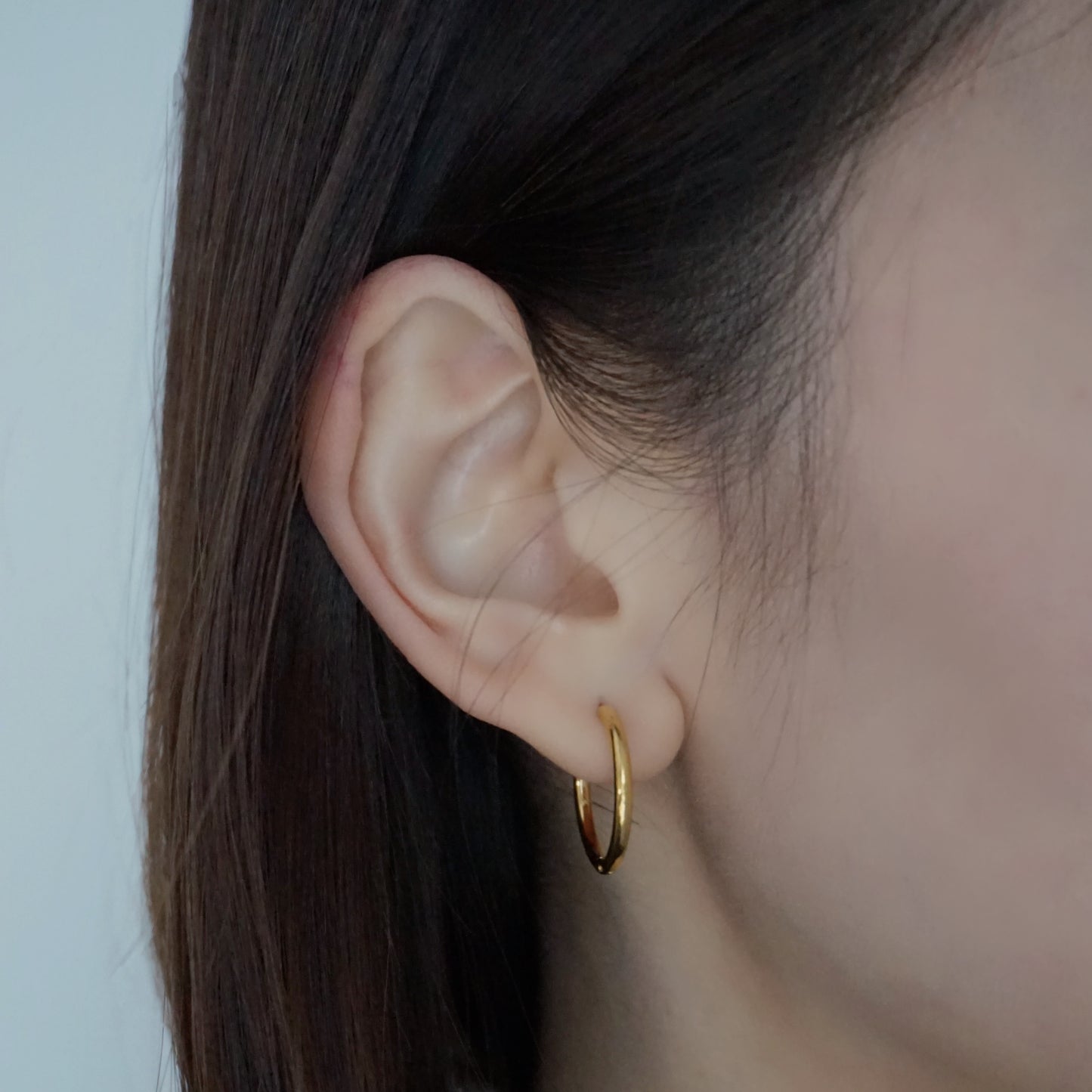 Everyday Medium Hoops in Gold