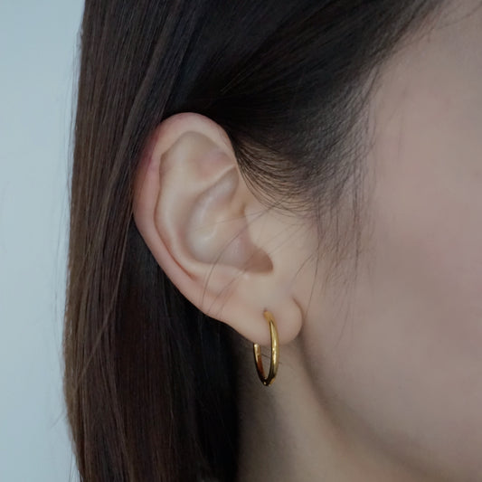 Everyday Medium Hoops in Gold