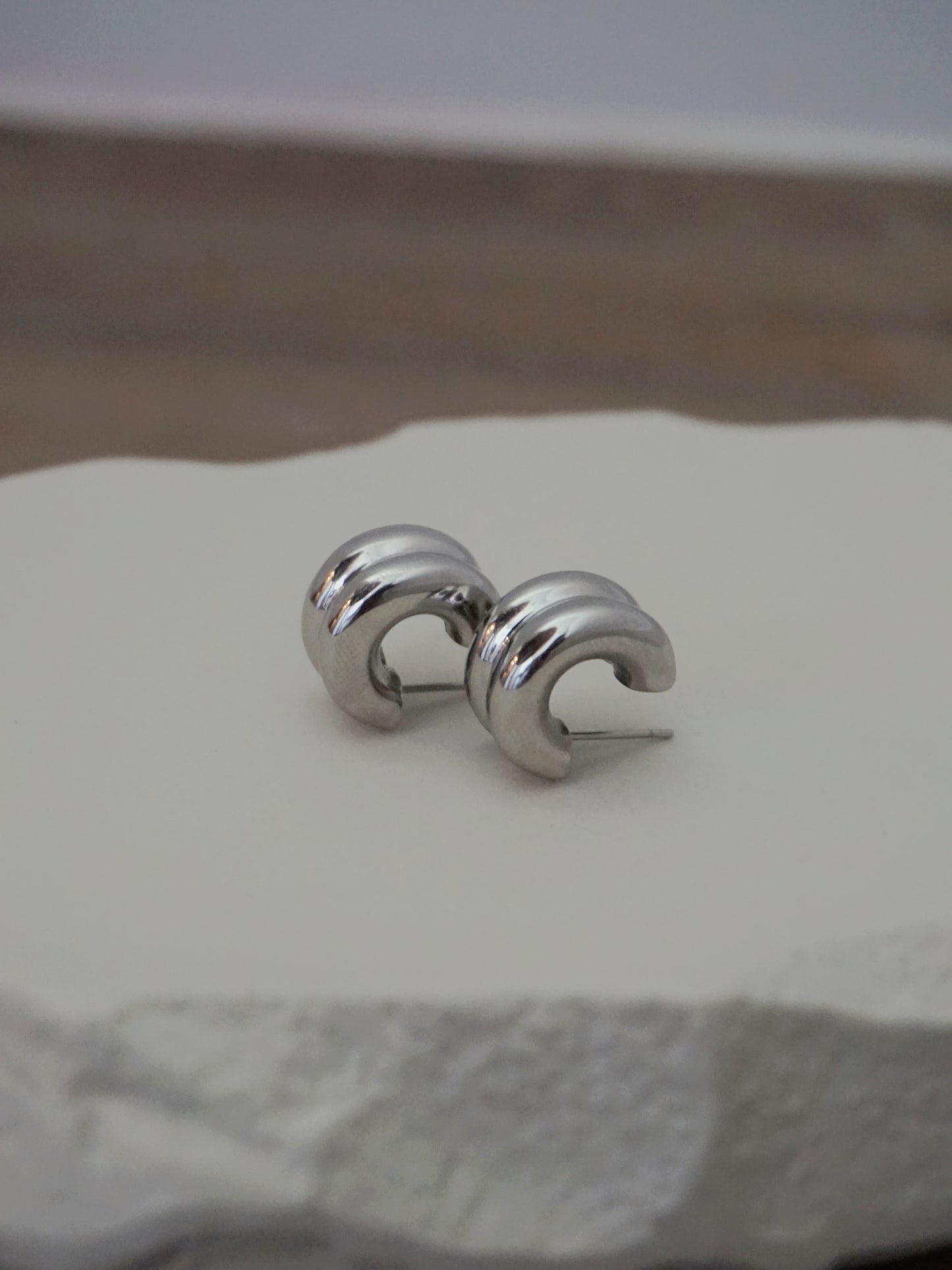 Mini Puffy Hoops in Silver