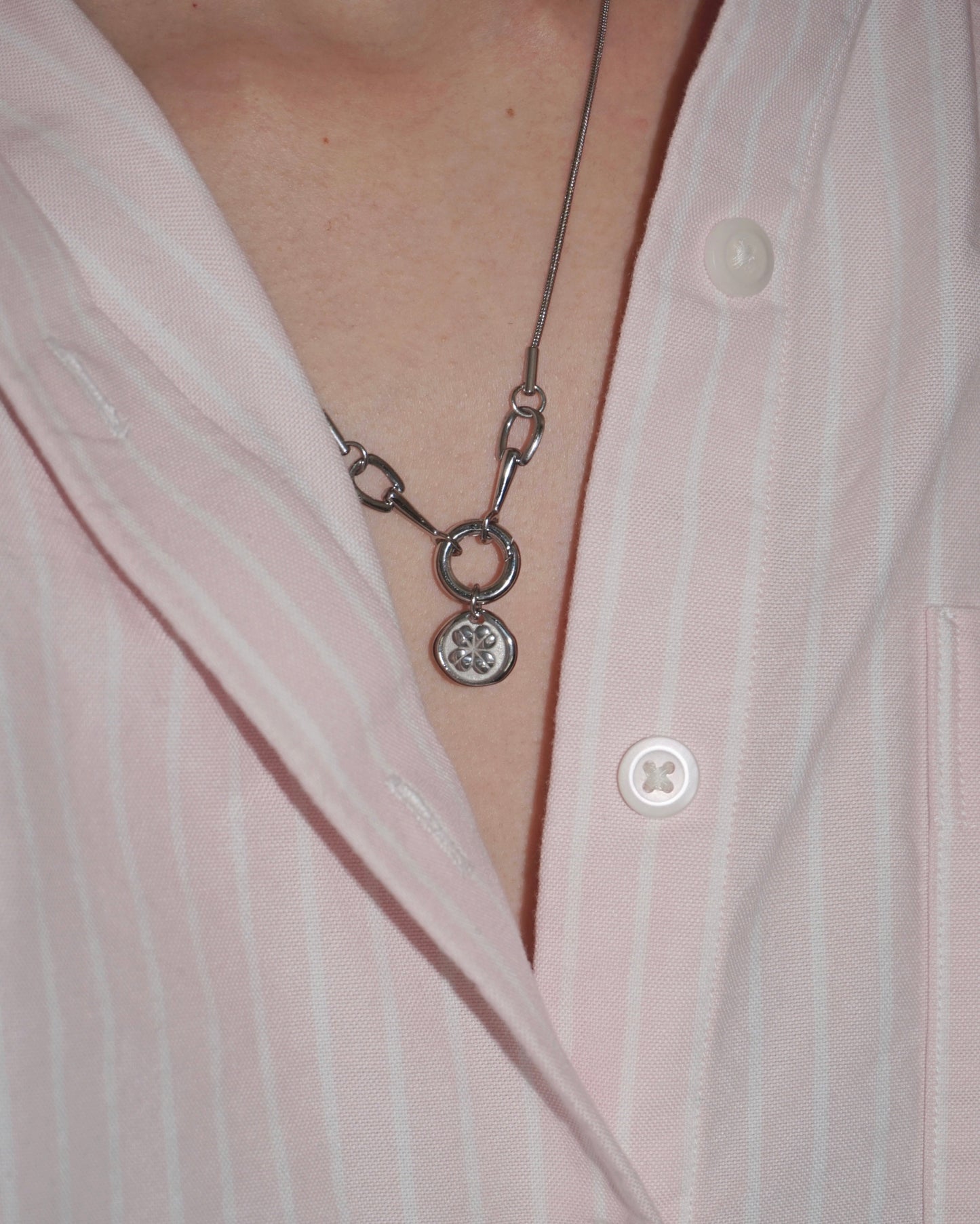 four leave clover charm necklace