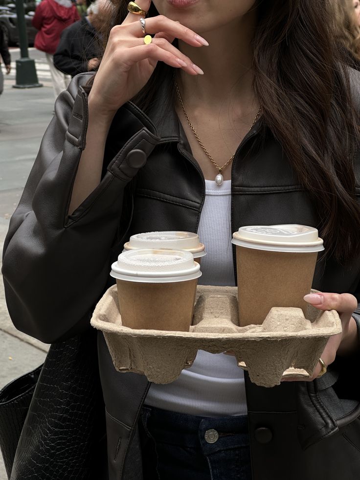 Pearl Pendant Necklace in Gold