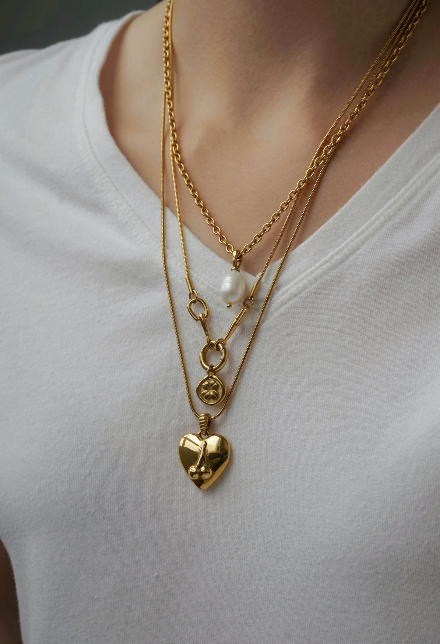 Pearl Pendant Necklace in Gold