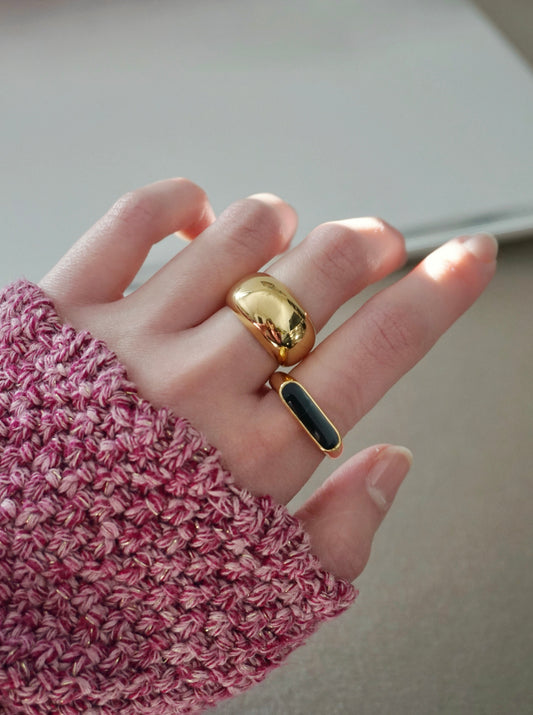 Iris Ring in Black