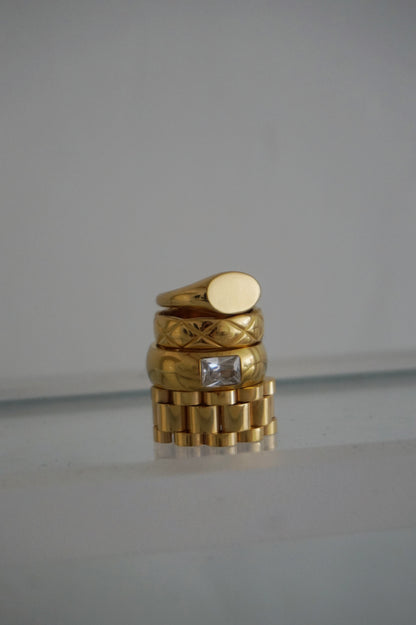 Mia Ring in Gold