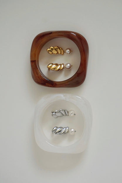 Wing Earrings in Gold