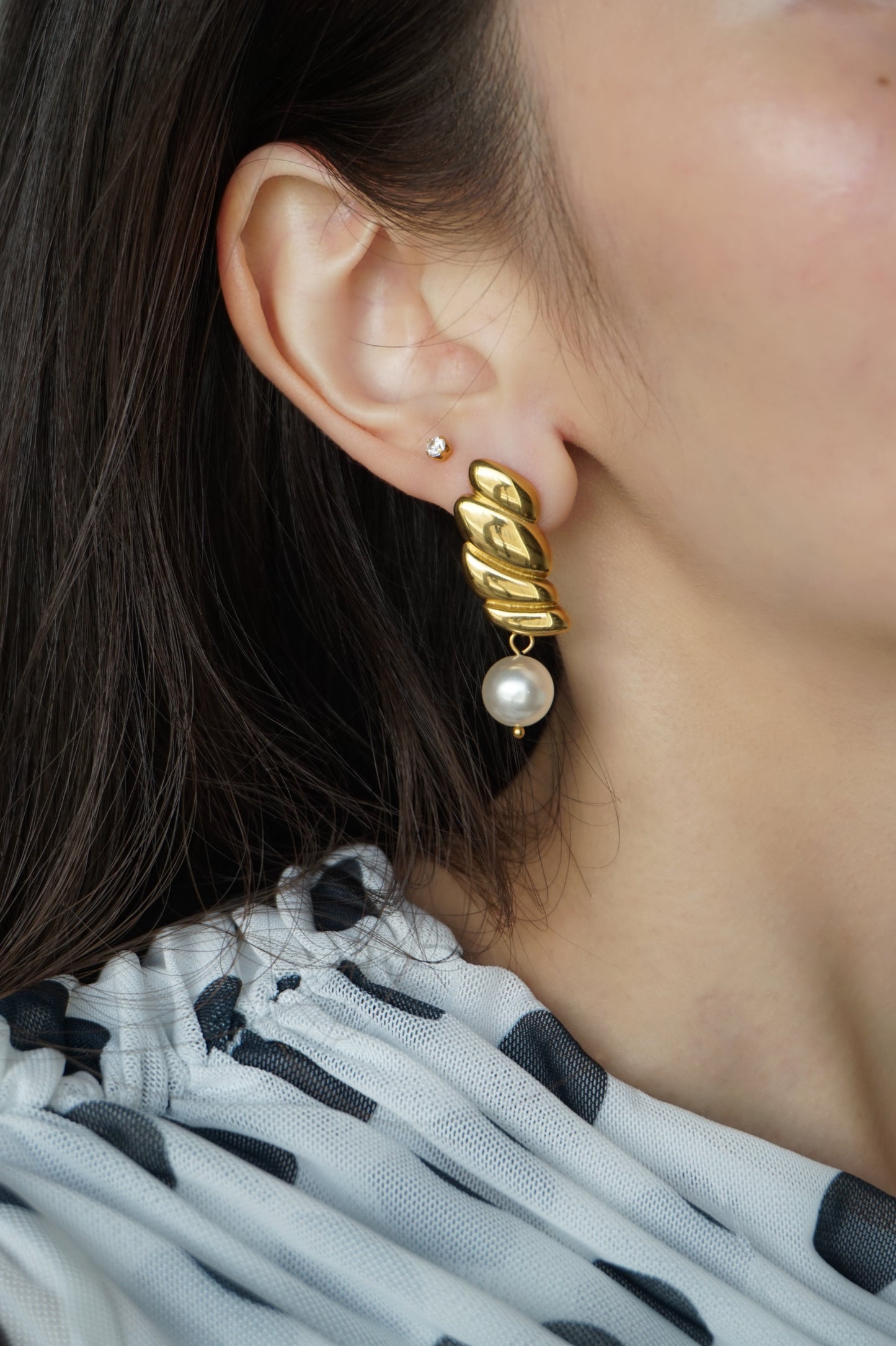 Wing Earrings in Gold