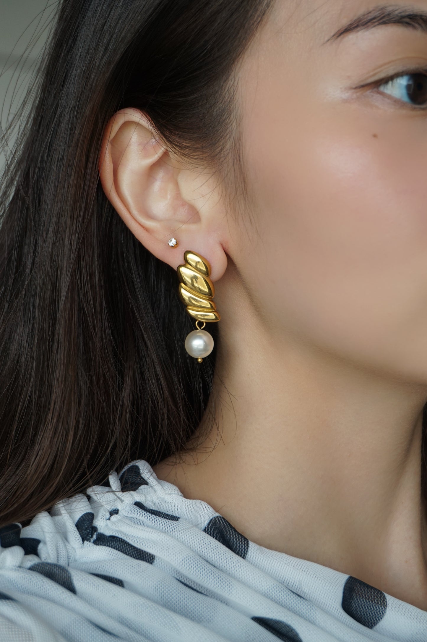 Wing Earrings in Gold