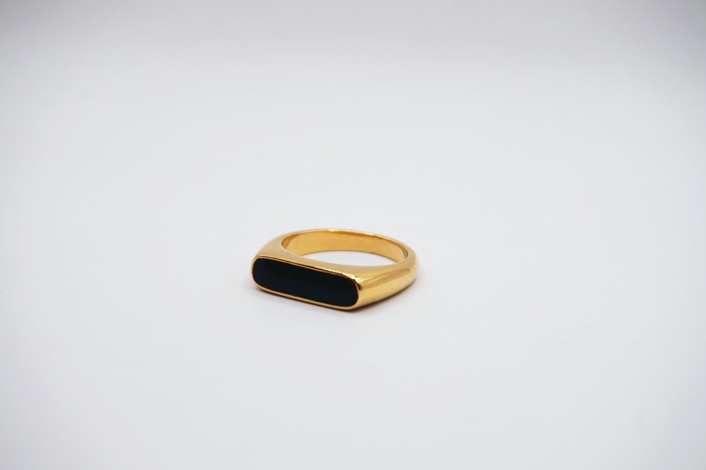 Iris Ring in Black